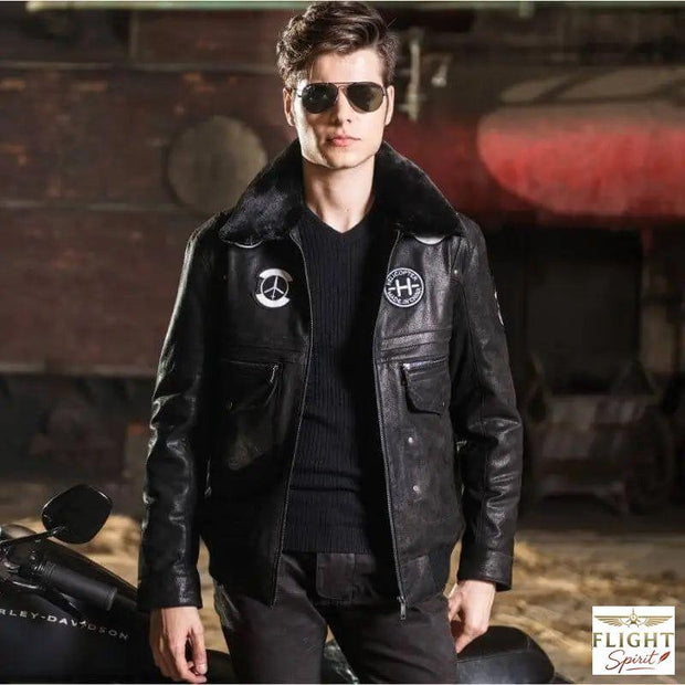 Männlicher Pilotenjacke aus Leder
