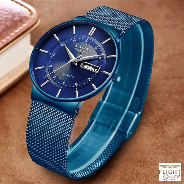 Fliegeruhr mit blauem Armband