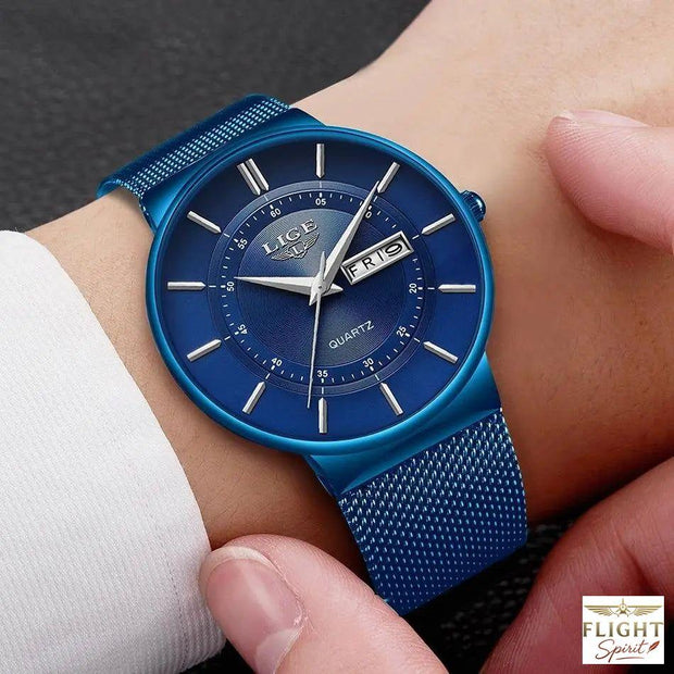 Fliegeruhr mit blauem Armband