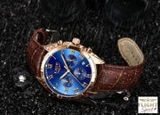 Fliegeruhr mit Lederarmband und goldfarbenem Zifferblatt