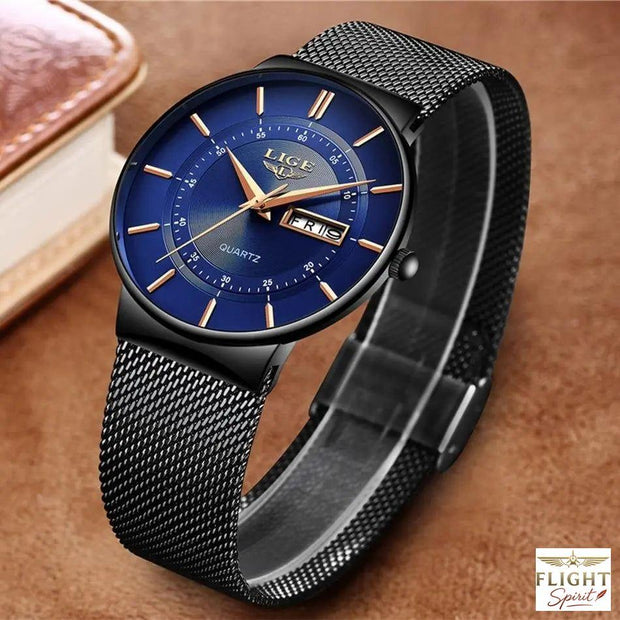 Pilotenarmbanduhr mit schwarzem Armband