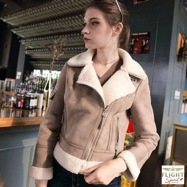 Beige Damen Bomberjacke aus Wildleder