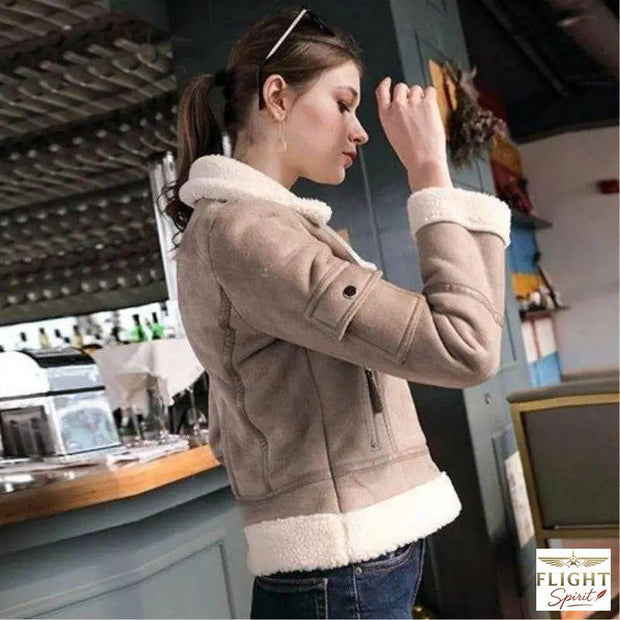 Beige Damen Bomberjacke aus Wildleder
