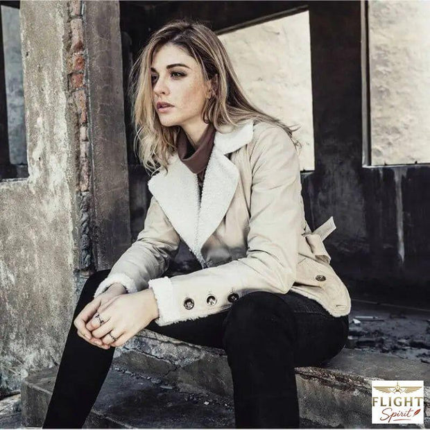 Weiße Damen-Fliegerjacke