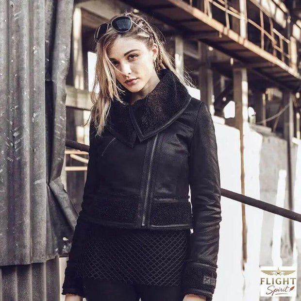 Damen Fliegerjacke aus schwarzem Wildleder